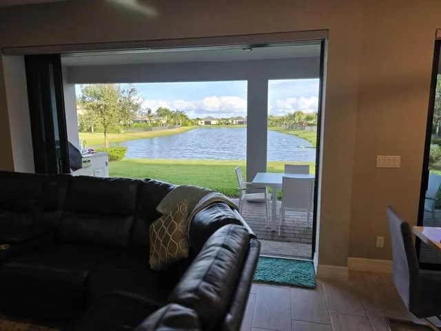 $10,500 | 527 Southeast Vallarta Dr Port, Port St. Lucie, FL 34984