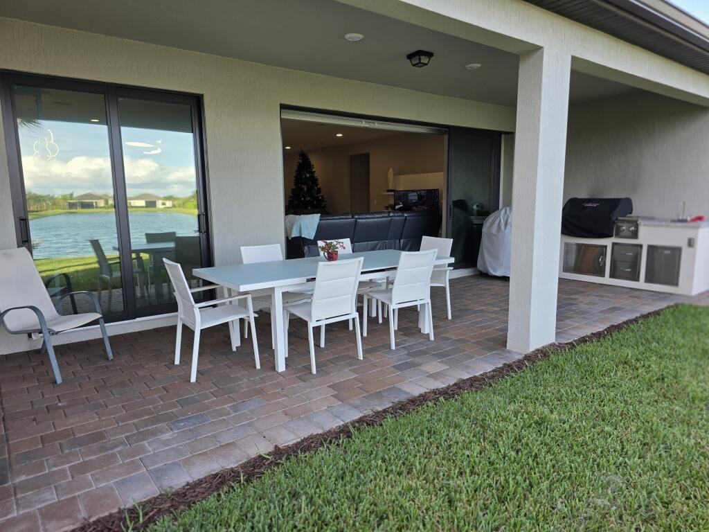 527 Southeast Vallarta Dr Port Port St. Lucie, FL 34984 - Photo 24 of 59 25-Outdoor Living