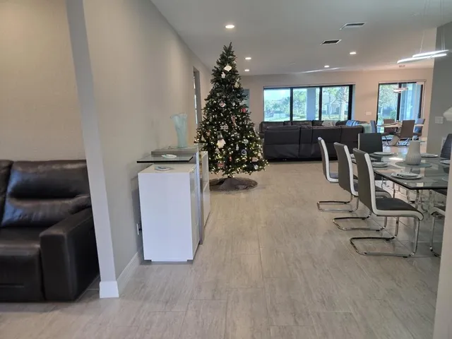 $10,500 | 527 Southeast Vallarta Dr Port, Port St. Lucie, FL 34984