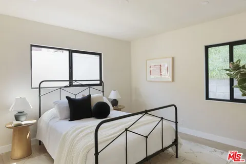 $1,399,000 | 4100 Don Diablo Drive, Los Angeles, CA 90008