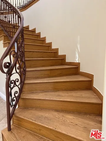 $8,900 | 11540 Blix Street, Valley Village, CA 91602