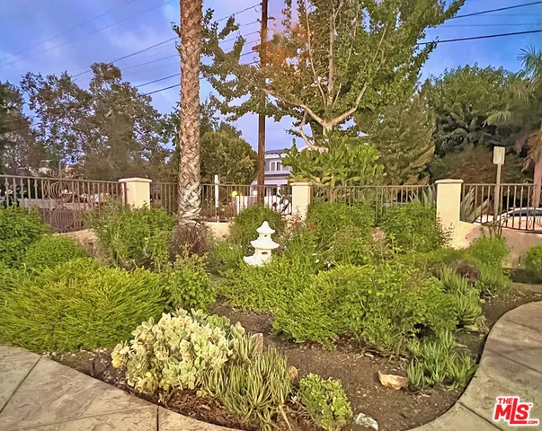 $8,900 | 11540 Blix Street, Valley Village, CA 91602