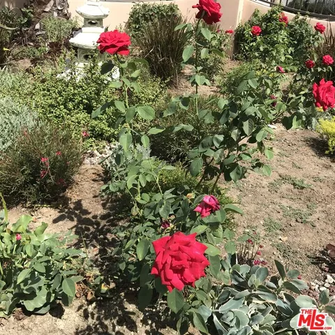 $8,900 | 11540 Blix Street, Valley Village, CA 91602