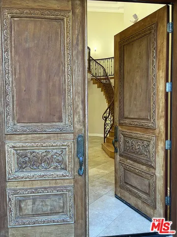 $8,900 | 11540 Blix Street, Valley Village, CA 91602