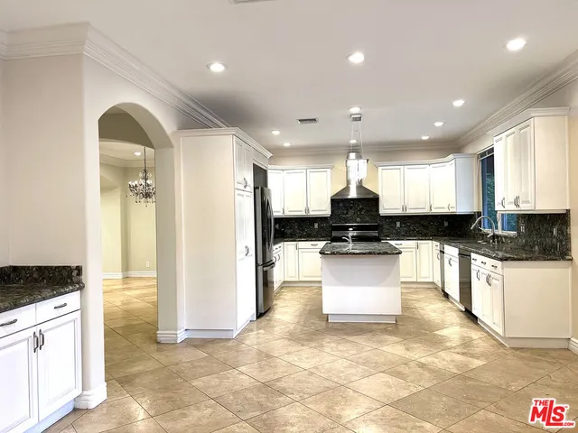 $8,900 | 11540 Blix Street, Valley Village, CA 91602