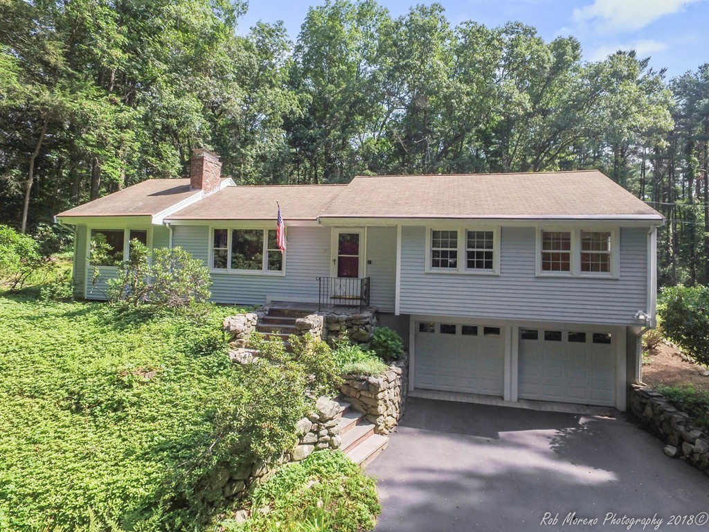 11 Andrews Road Topsfield, MA 01983 - Photo 1 of 30 Gallery Image 1