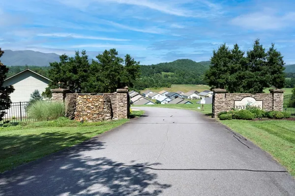 $399,000 | 148 Riverwalk Drive, Hayesville, NC 28904