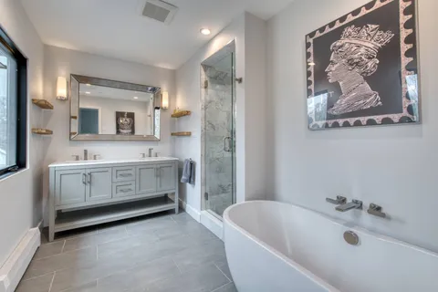 $2,350,000 | 42 Whooping Hollow Road, East Hampton, NY 11937