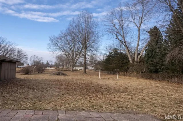 $140,000 | 105 Ross Lane, Belleville, IL 62220