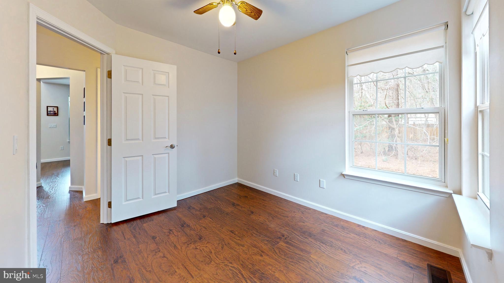 12210 Potomac View Road Newburg, MD 20664 - Photo 11 of 63 Main level - Den