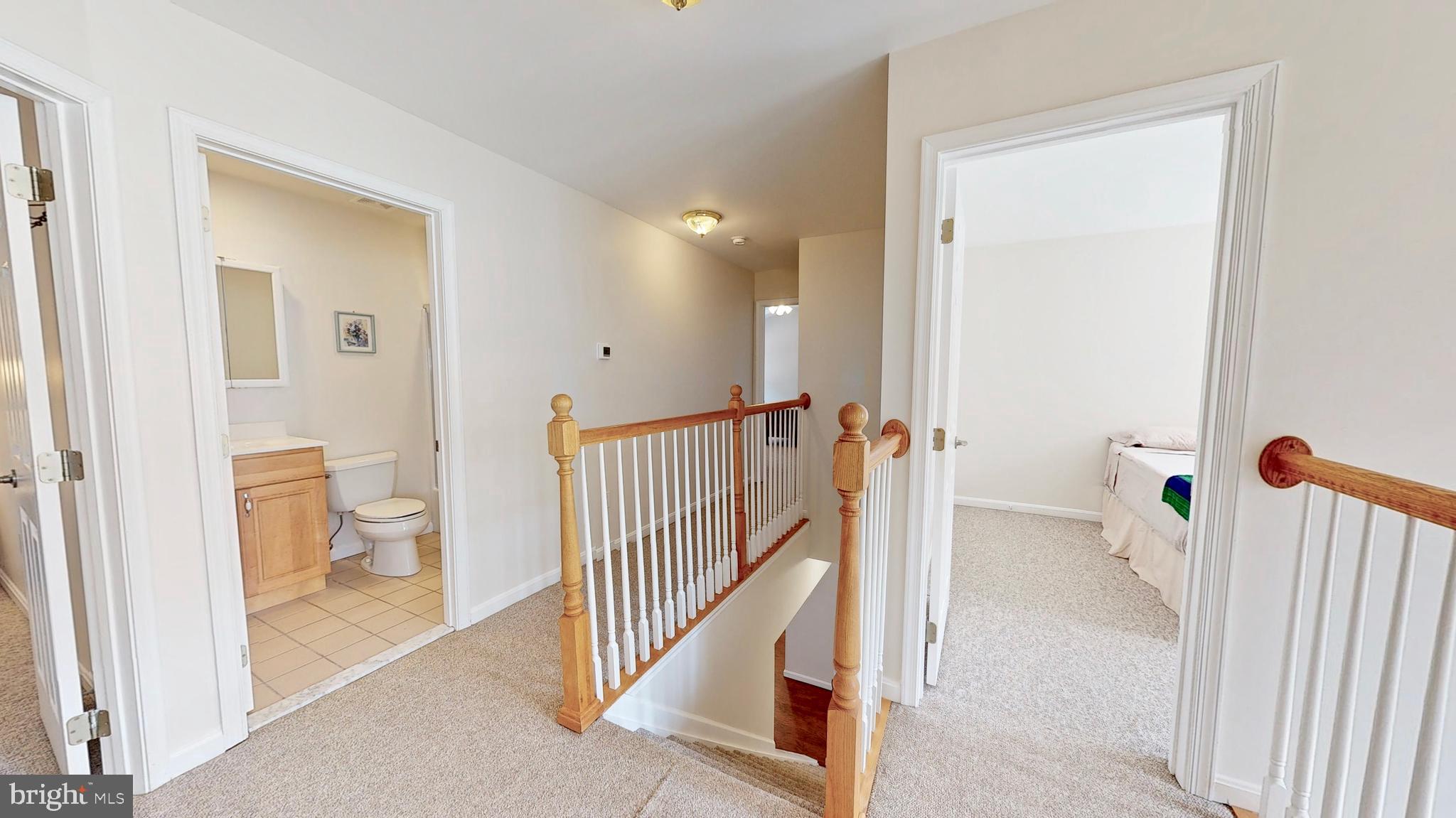 12210 Potomac View Road Newburg, MD 20664 - Photo 22 of 63 Upper level - hall