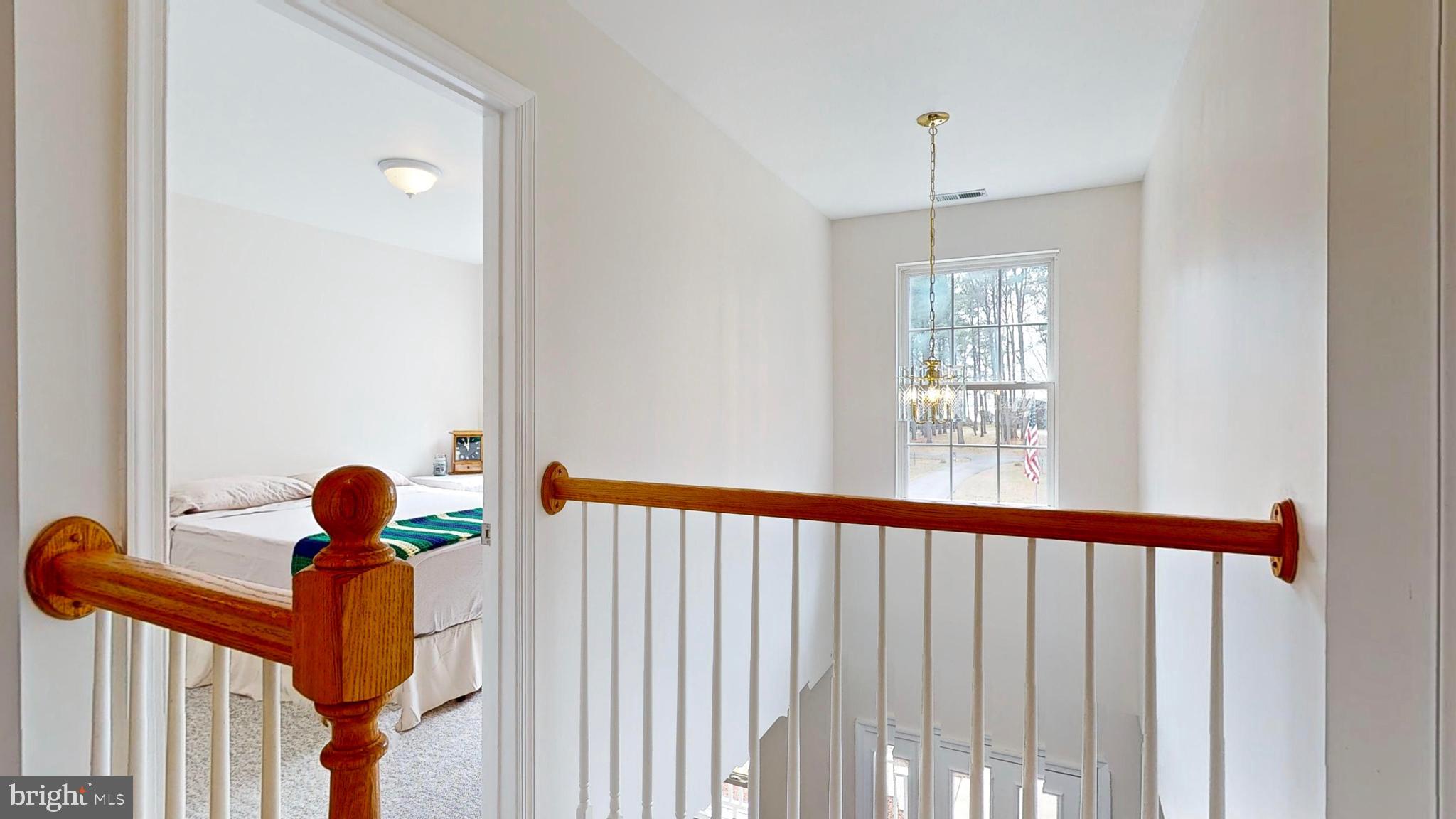 12210 Potomac View Road Newburg, MD 20664 - Photo 24 of 63 Upper level- foyer