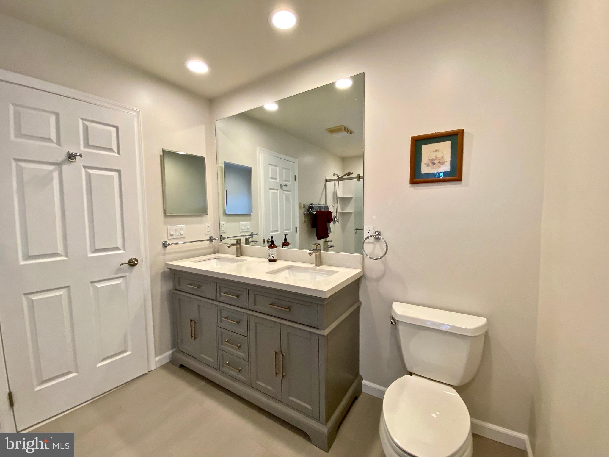 12210 Potomac View Road Newburg, MD 20664 - Photo 33 of 63 Upper Level - Master bath