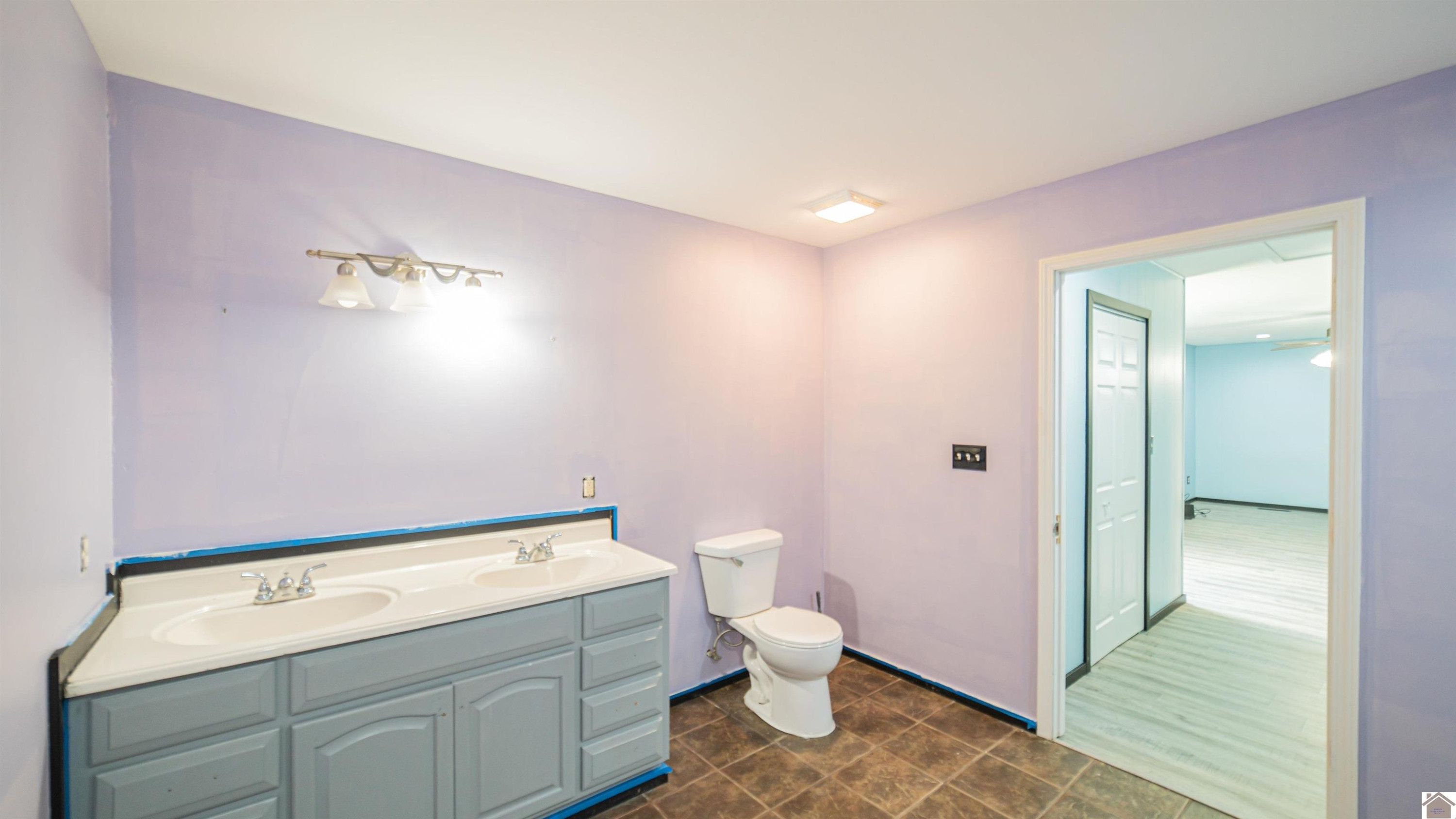 2888 Calvert City Road Calvert City, KY 42029 - Photo 26 of 29 Primary Bathroon
