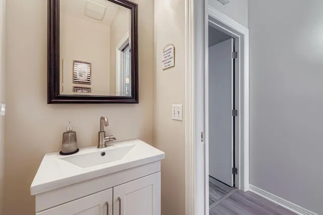 $659,900 | 3056 St Albans Hollow Circle, Minnetonka, MN 55305