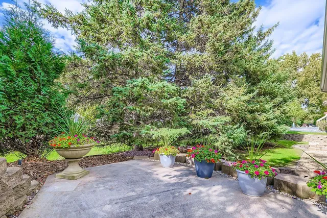 $659,900 | 3056 St Albans Hollow Circle, Minnetonka, MN 55305