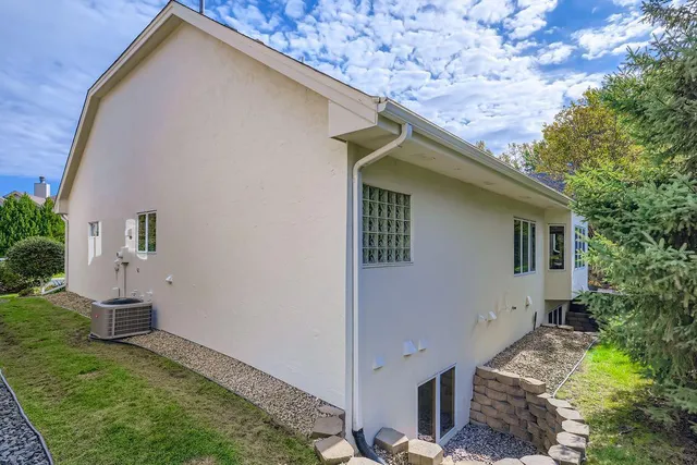 $659,900 | 3056 St Albans Hollow Circle, Minnetonka, MN 55305