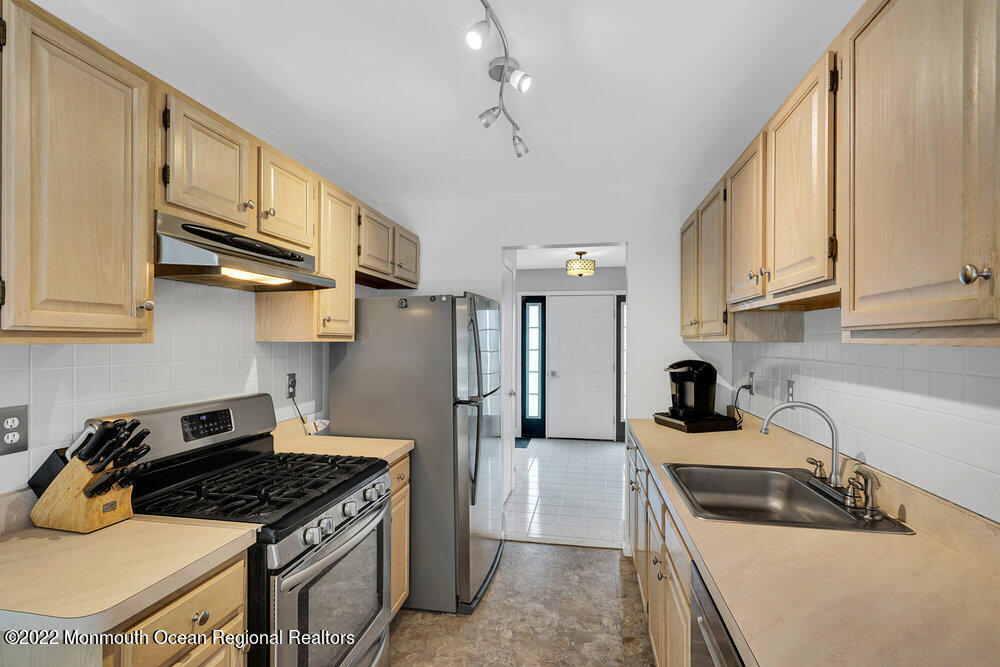 2 Ernest Way Jackson, NJ 08527 - Photo 11 of 22 13