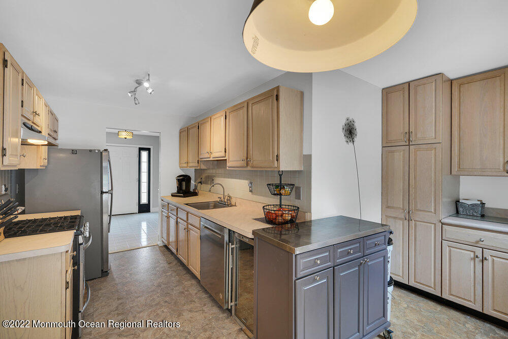 2 Ernest Way Jackson, NJ 08527 - Photo 10 of 22 12