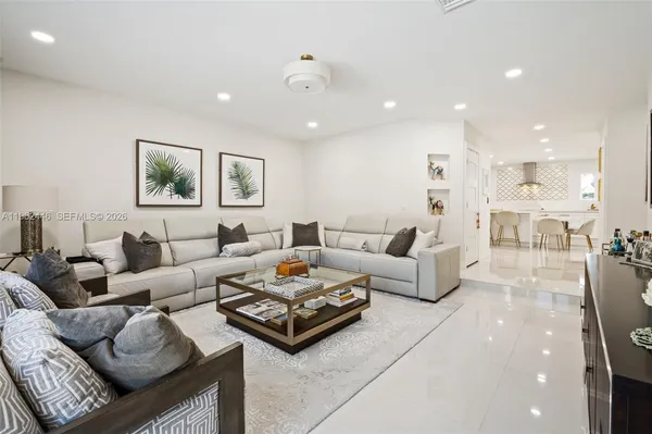 $1,799,900 | 16140 Aberdeen Way, Miami Lakes, FL 33014