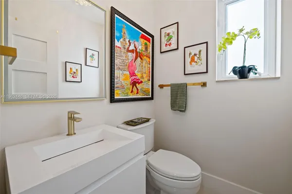 $1,799,900 | 16140 Aberdeen Way, Miami Lakes, FL 33014