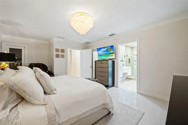 $1,799,900 | 16140 Aberdeen Way, Miami Lakes, FL 33014