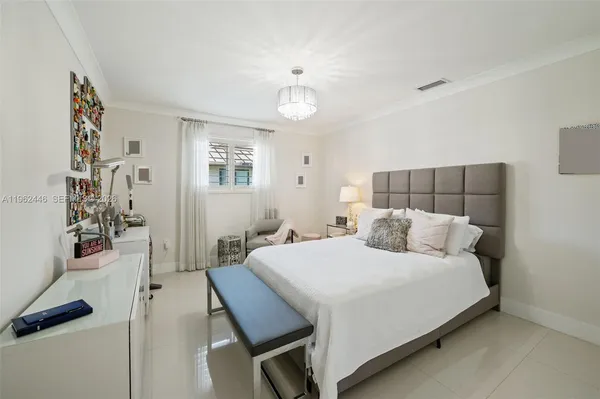 $1,799,900 | 16140 Aberdeen Way, Miami Lakes, FL 33014