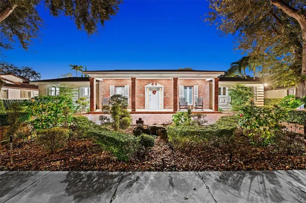 $1,799,900 | 16140 Aberdeen Way, Miami Lakes, FL 33014