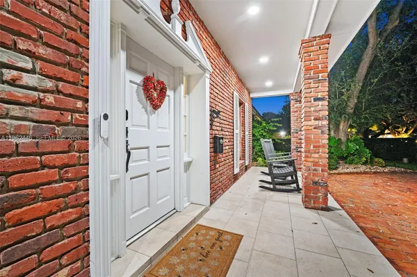 $1,799,900 | 16140 Aberdeen Way, Miami Lakes, FL 33014