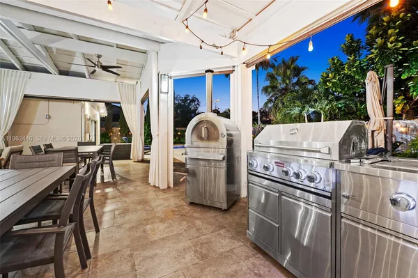 $1,799,900 | 16140 Aberdeen Way, Miami Lakes, FL 33014