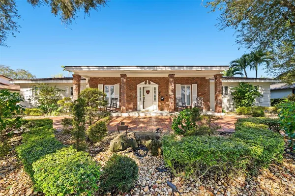 $1,799,900 | 16140 Aberdeen Way, Miami Lakes, FL 33014