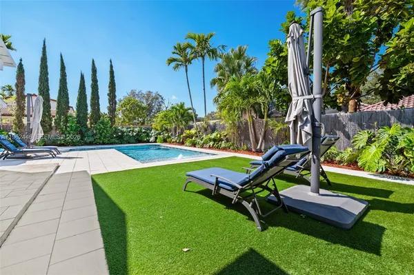 $1,799,900 | 16140 Aberdeen Way, Miami Lakes, FL 33014