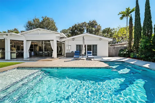 $1,799,900 | 16140 Aberdeen Way, Miami Lakes, FL 33014