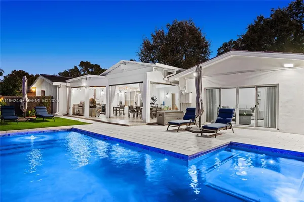 $1,799,900 | 16140 Aberdeen Way, Miami Lakes, FL 33014