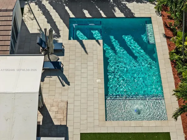 $1,799,900 | 16140 Aberdeen Way, Miami Lakes, FL 33014