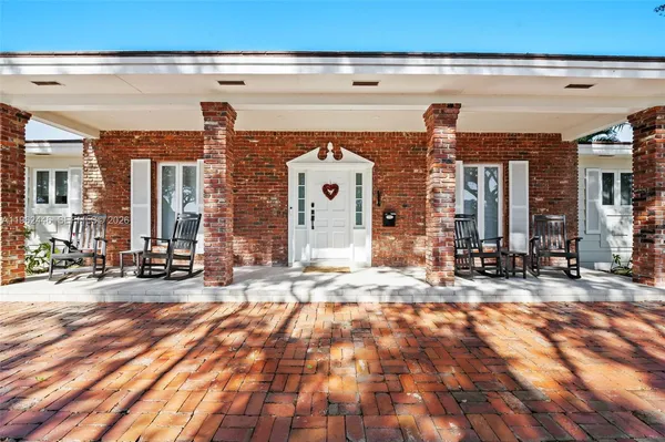 $1,799,900 | 16140 Aberdeen Way, Miami Lakes, FL 33014