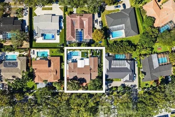 $1,799,900 | 16140 Aberdeen Way, Miami Lakes, FL 33014