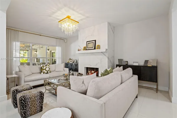 $1,799,900 | 16140 Aberdeen Way, Miami Lakes, FL 33014