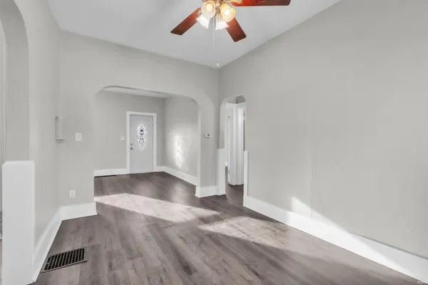 $164,900 | 921 South Main Street, Kendallville, IN 46755