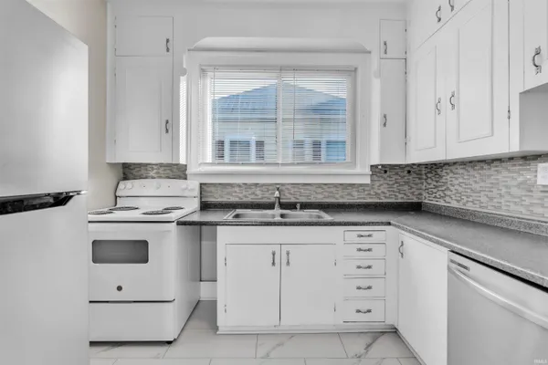 $164,900 | 921 South Main Street, Kendallville, IN 46755