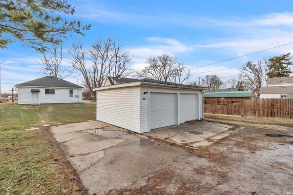 $164,900 | 921 South Main Street, Kendallville, IN 46755