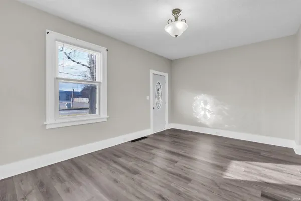 $164,900 | 921 South Main Street, Kendallville, IN 46755