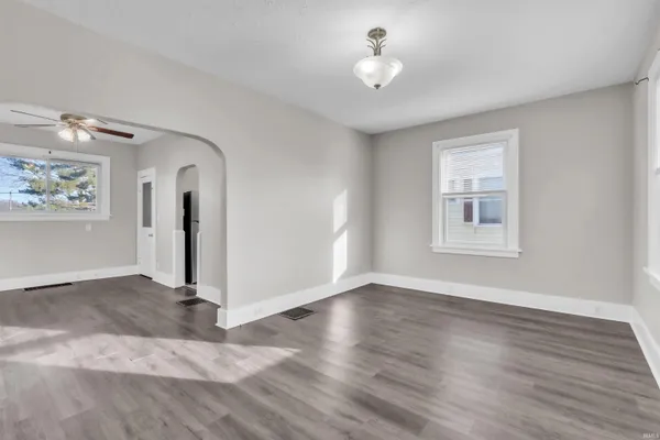 $164,900 | 921 South Main Street, Kendallville, IN 46755