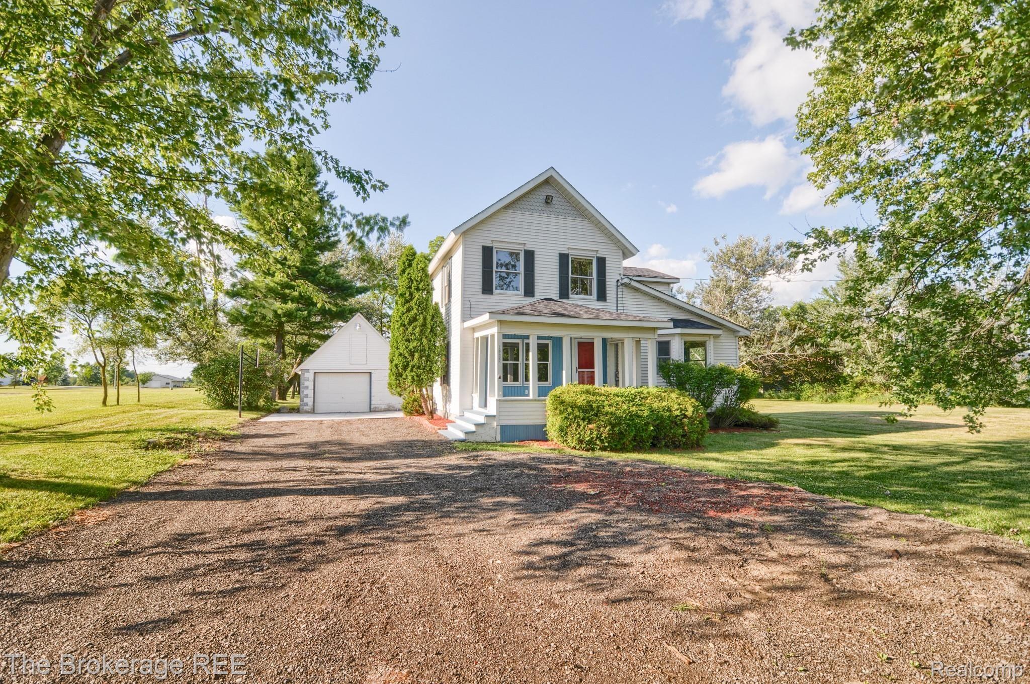 12250 Lennon Road Lennon, MI 48449 - Photo 4 of 34 SD3_9243-HDR(5).jpg