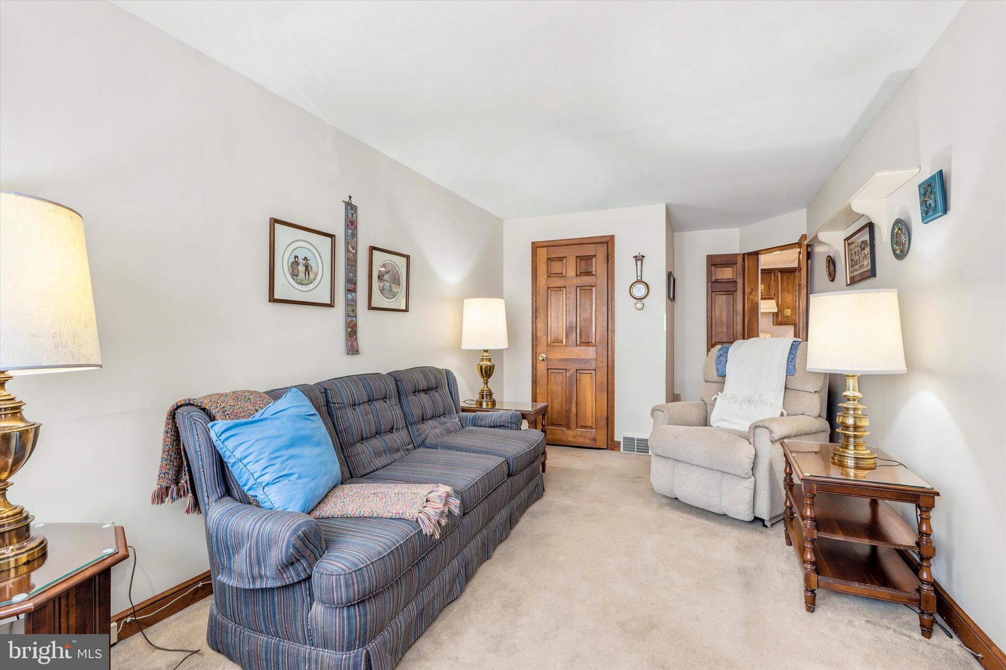 204 Flintlock Road Drexel Hill, PA 19026 - Photo 9 of 35