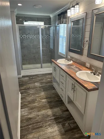 $1,650 | 908 North Henry Street, Cuero, TX 77954