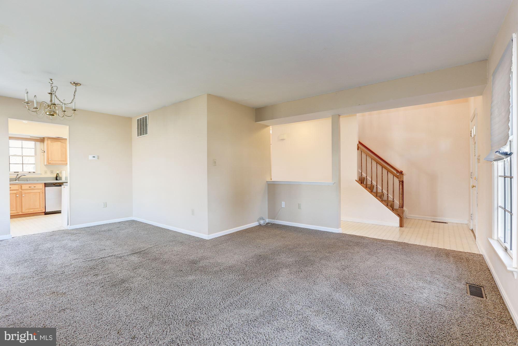 4647 Newington Road Jefferson, MD 21755 - Photo 8 of 30 Living Room