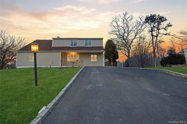 $650,000 | 257 Southaven Avenue, Medford, NY 11763