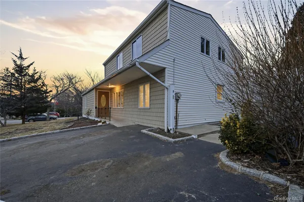 $650,000 | 257 Southaven Avenue, Medford, NY 11763