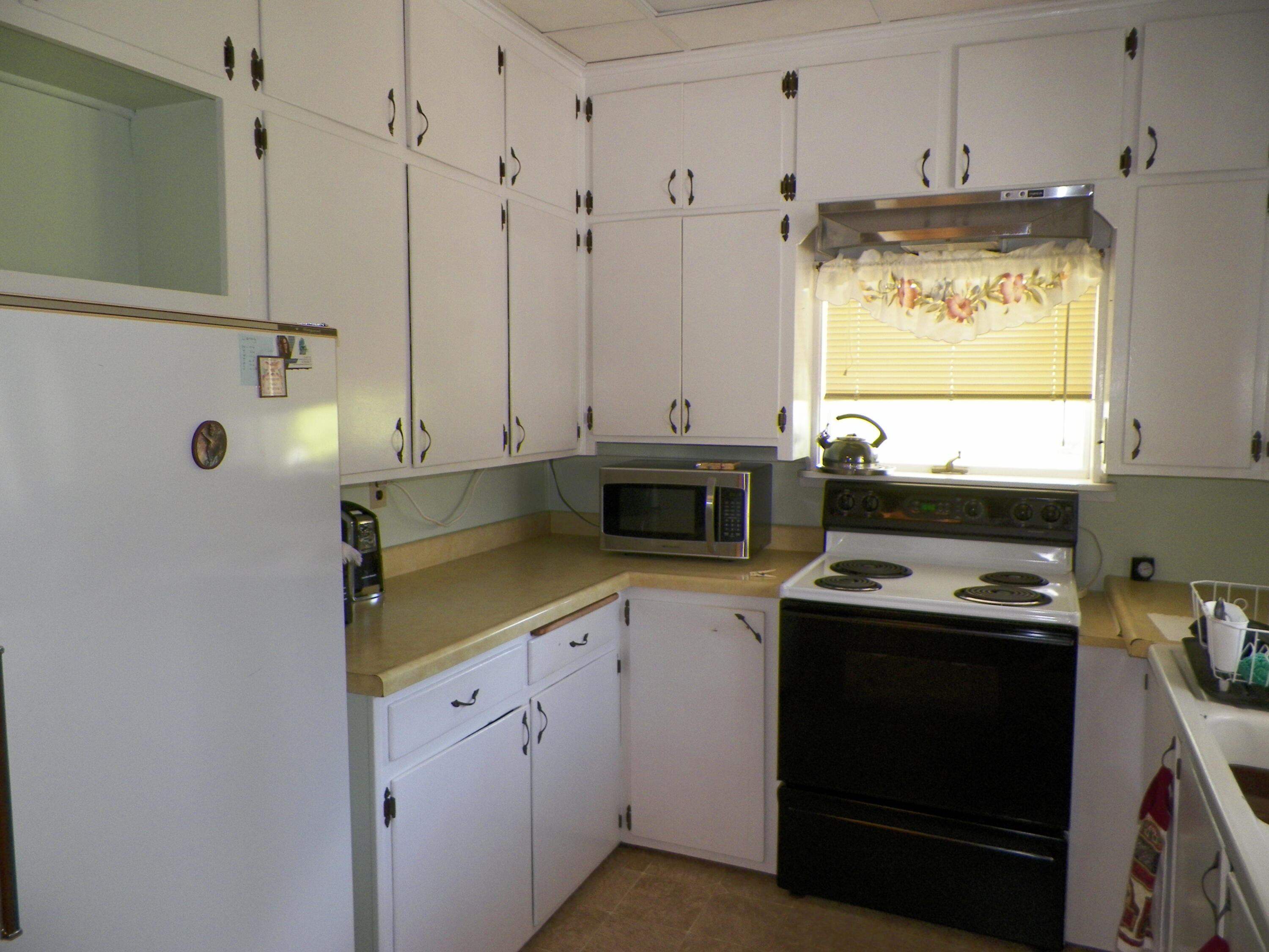 408 Garfield Street Luther, MI 49656 - Photo 9 of 26 100_4379